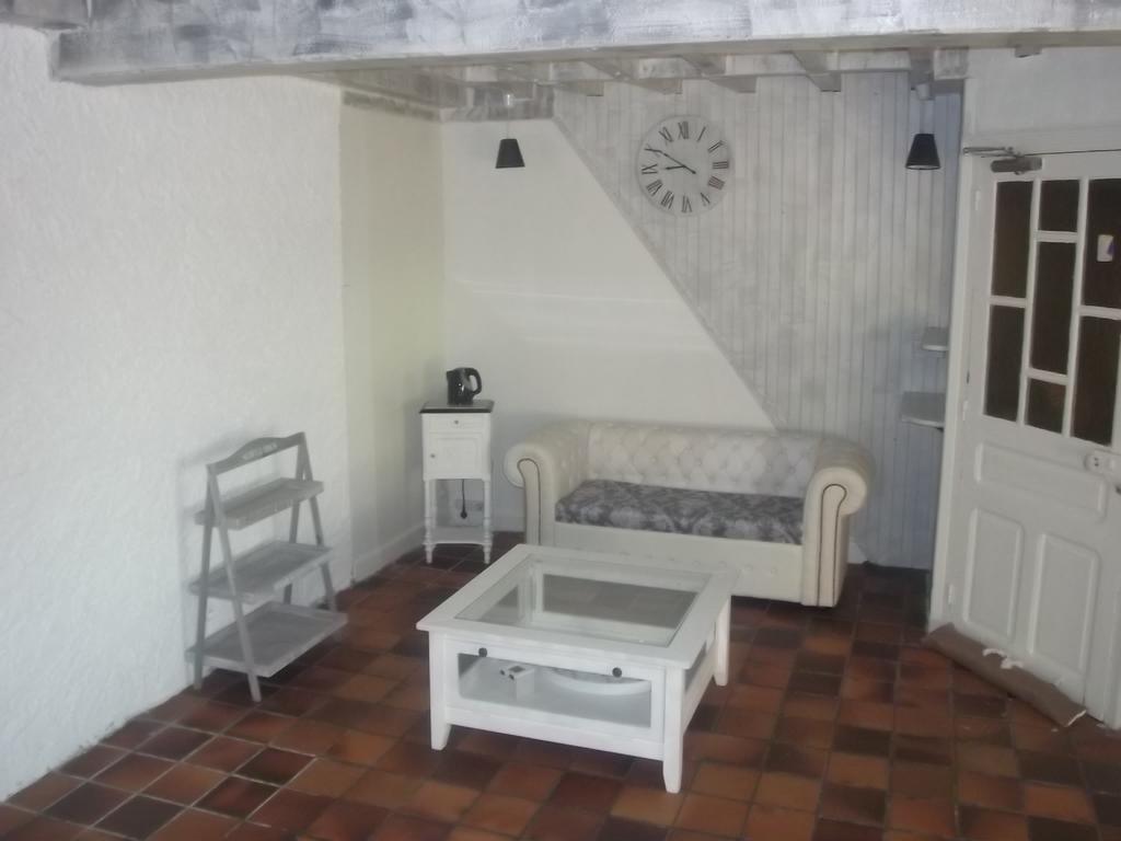 Au Vieux Logis 63 Bed & Breakfast Saint-Remy-sur-Durolle Ngoại thất bức ảnh